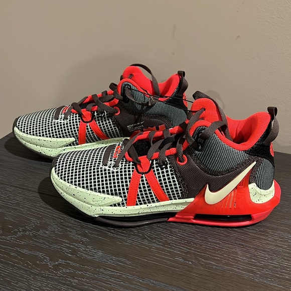 Nike Other - Lebron Witness VII, NWOT